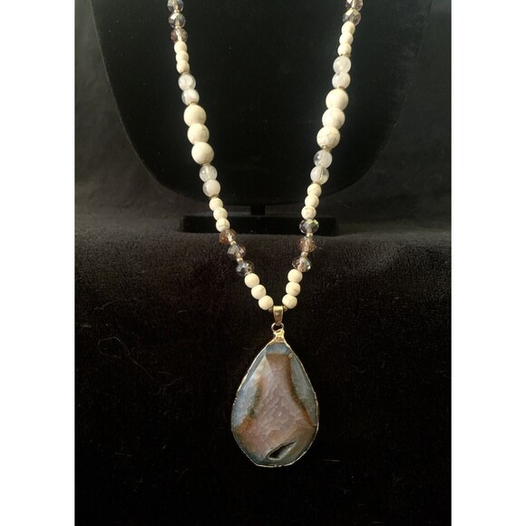 Veronese Signed Geode Beaded Pendant Necklace Beautiful - Picture 2 of 16